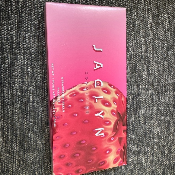Jaclyn Cosmetics Strawberry Feels Palette - Picture 1 of 3